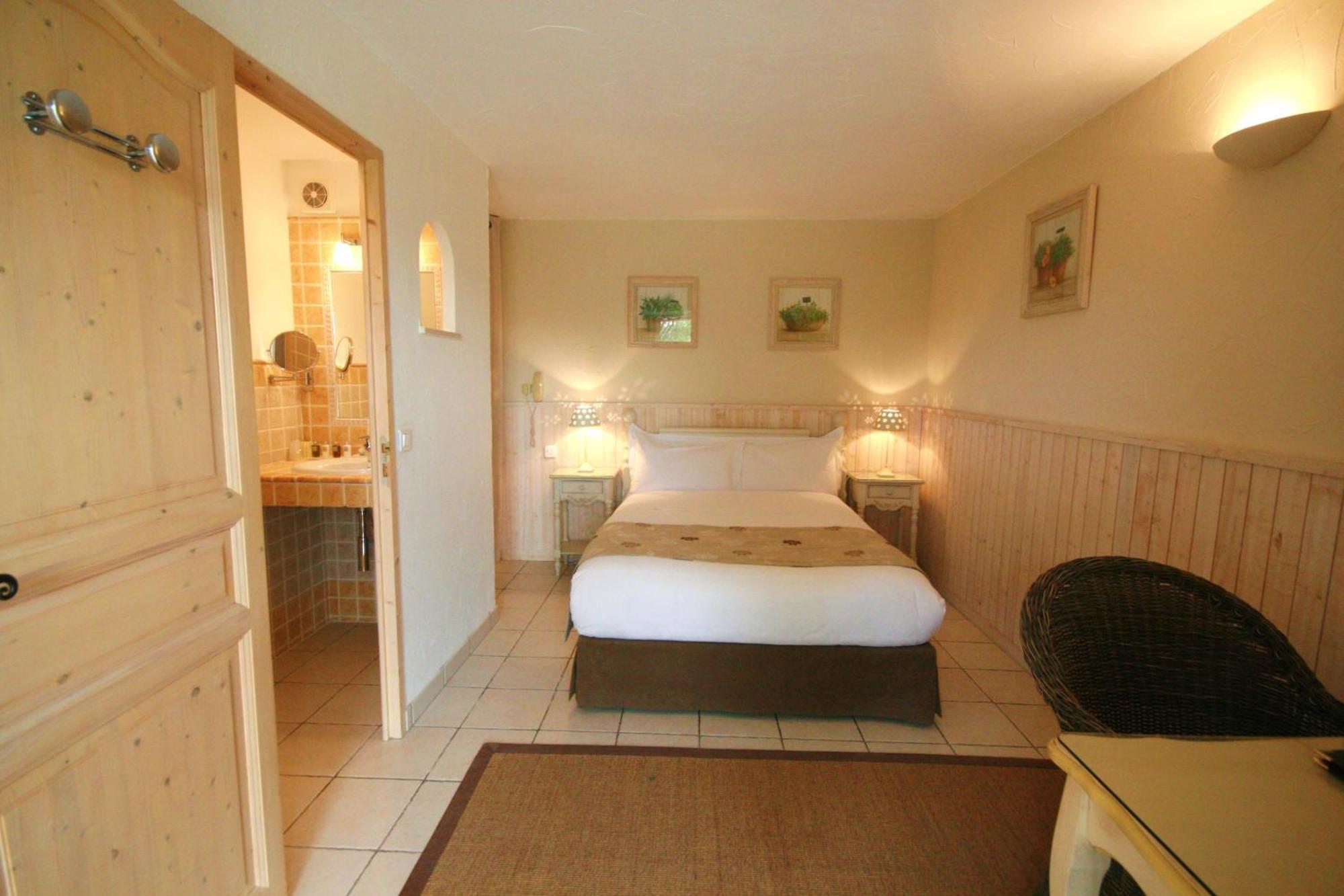 Hotel Marc-Hely La Colle-sur-Loup Zimmer foto
